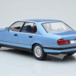 BMW Řada 7 E32 730i Modrá MCG 1:18