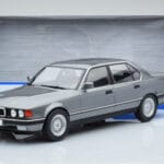 BMW Řada 7 E32 740i Stříbrná MCG 1:18