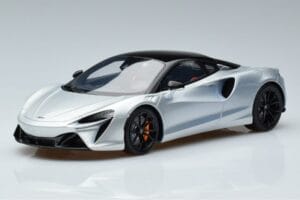 McLaren Artura Kupé Stříbrný GT Spirit 1:18 GT873 Pryskyřice