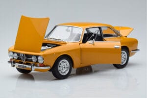 Alfa Romeo 1750 GTV Žlutý Norev 1:18 187910 Kov – obrázek 2 z 7