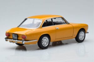 Alfa Romeo 1750 GTV Žlutý Norev 1:18 187910 Kov – obrázek 3 z 7