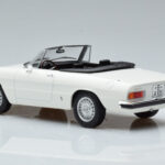 Alfa Romeo 2000 Spider Bílý Norev 1:18 - image 6 of 7