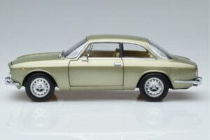 Alfa Romeo GTV 2000 Zelený Limitovaná Edice Norev 1:18 187913 Kov – obrázek 4 z 7