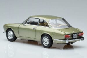 Alfa Romeo GTV 2000 Zelený Limitovaná Edice Norev 1:18 187913 Kov – obrázek 6 z 7