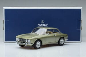 Alfa Romeo GTV 2000 Zelený Limitovaná Edice Norev 1:18 187913 Kov – obrázek 7 z 7