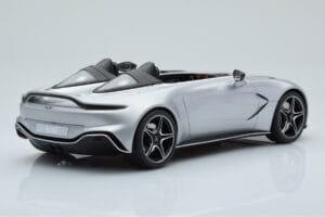 Aston Martin V12 Speedster Stříbrný GT Spirit 1:18 GT430 Pryskyřice – obrázek 2 z 6