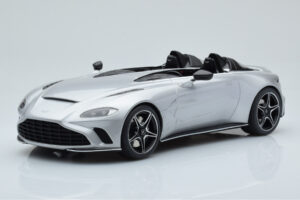 Aston Martin V12 Speedster Stříbrný GT Spirit 1:18