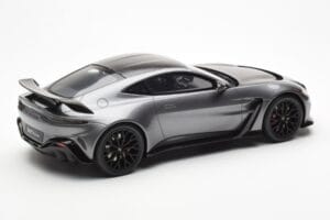 Aston Martin V12 Vantage Magnetic Stříbrný GT Spirit 1:18 GT443 Pryskyřice – obrázek 2 z 6