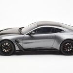 Aston Martin V12 Vantage Magnetic Stříbrný GT Spirit 1:18 GT443 - image 3 of 6