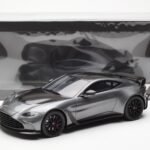 Aston Martin V12 Vantage Magnetic Stříbrný GT Spirit 1:18 GT443 - image 6 of 6