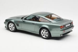 Aston Martin V8 Vantage Zelený GT Spirit 1:18 GT345 Pryskyřice – obrázek 5 z 6