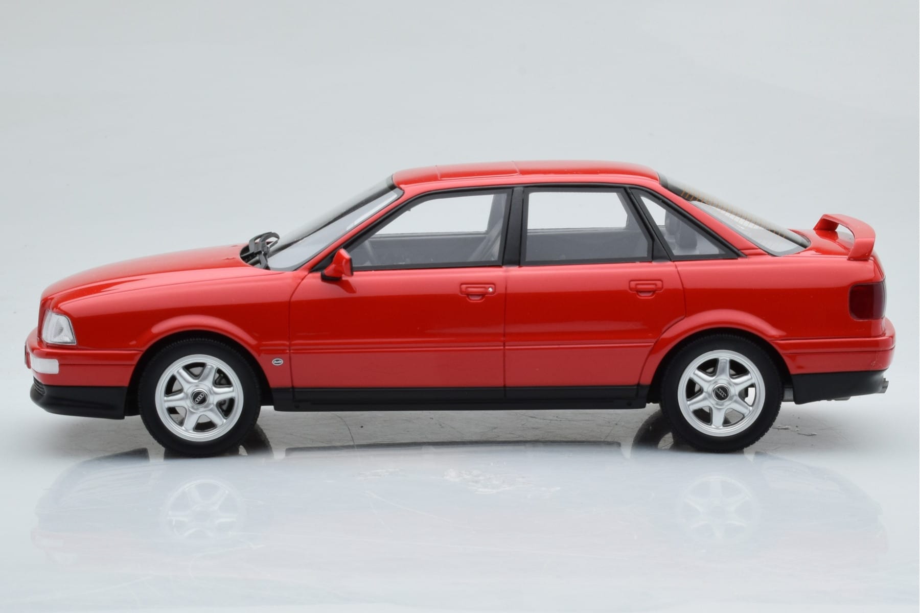 Audi 80 B4 Quattro Competition Laser Červený Otto 1:18 OT355 Pryskyřice – obrázek 3 z 6