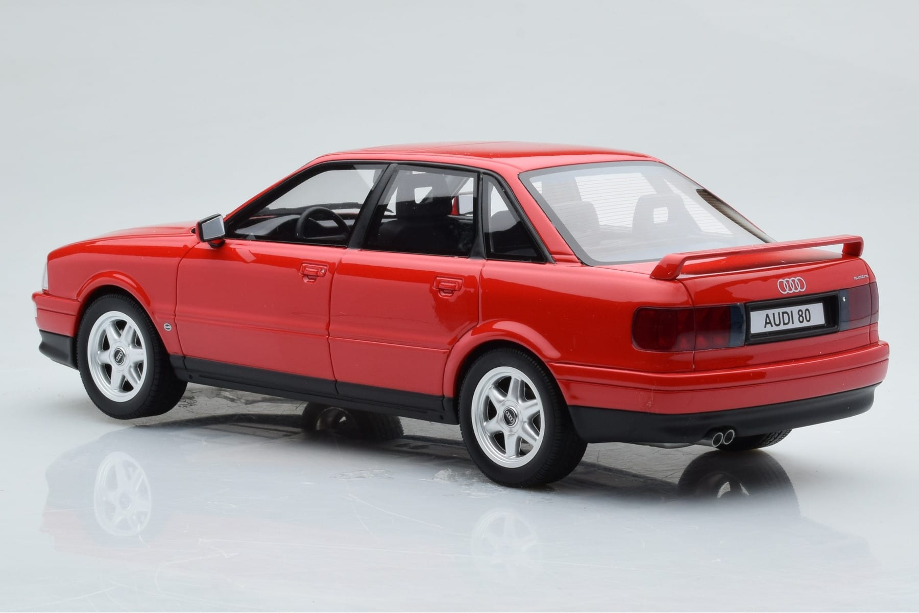 Audi 80 B4 Quattro Competition Laser Červený Otto 1:18 OT355 Pryskyřice – obrázek 5 z 6