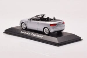 Audi A3 8P Kabriolet Stříbrný Minichamps 1:43 5010803323 Kov – obrázek 3 z 4