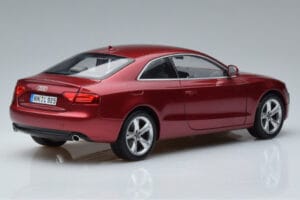 Audi A5 B8 Granátová Červená Norev 1:18 188352 Kov – obrázek 3 z 7
