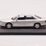 Audi A8 D2 Stříbrný Zelený Pruh Minichamps 1:43