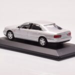 Audi A8 D2 Stříbrný Minichamps 1:43 433013006 - image 3 of 4