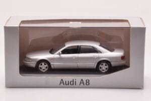 Audi A8 D2 Stříbrný Minichamps 1:43 433013006 Kov – obrázek 4 z 4