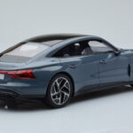 Audi E-Tron GT Šedý GT Spirit 1:18 - image 2 of 6
