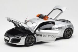 Audi R8 5.2 DTM Safety Car 2010 Kyosho 1:18 09216DTM Kov – obrázek 2 z 8