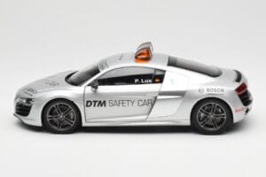 Audi R8 5.2 DTM Safety Car 2010 Kyosho 1:18 09216DTM Kov – obrázek 4 z 8