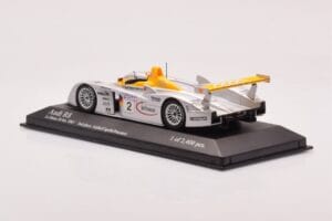Audi R8 Infineon #2 L. Aiello / R. Capello / Pescatori 2nd Place 24 Hours of Le Mans 2001 Minichamps 1:43 400011202 Kov – obrázek 3 z 4