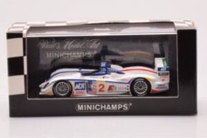 Audi R8 #2 E. Pirro / F. Biela / A. McNish 12 Hours of Sebring 2nd Place 2005 Minichamps 1:43 400051302 Kov – obrázek 4 z 4