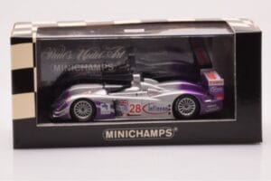 Audi R8 LMP900 #28 F. Biela / P. Kaffer / A. McNish 12 Hours of Sebring Winner 2004 Minichamps 1:43 4000412328 Kov – obrázek 4 z 4