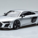 Audi R8 Performance Stříbrný Kengfai 1:18