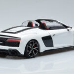 Audi R8 Spyder Performance Bílý Kengfai 1:18 - image 3 of 11