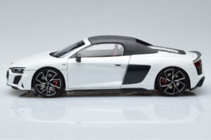 Audi R8 Spyder Performance Bílý Kengfai 1:18 VAKF-0351 Kov – obrázek 4 z 11