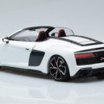 Audi R8 Spyder Performance Bílý Kengfai 1:18 - image 8 of 11