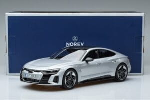 Audi RS e-tron GT Stříbrný Norev 1:18 188381 Kov – obrázek 6 z 6