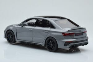 Audi RS3 8Y Sedan Performance Edition Šedý GT Spirit 1:18 GT885 Pryskyřice – obrázek 5 z 6
