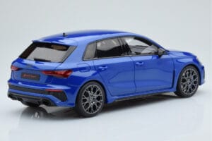 Audi RS3 8Y Sportback Performance Edition Nagaro Modrý GT Spirit 1:18 GT884 Pryskyřice – obrázek 2 z 5