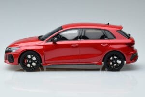 Audi RS3 8Y Sportback Červený GT Spirit 1:18 GT378 Pryskyřice – obrázek 3 z 6