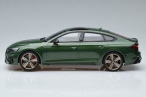 Audi RS5 B9 Sportback Sonoma Zelený Asia Edition GT Spirit 1:18 CLDC018 Pryskyřice – obrázek 3 z 6