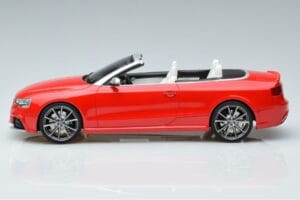 Audi RS5 B8 Kabriolet Červený GT Spirit 1:18 GT724 Pryskyřice – obrázek 3 z 5