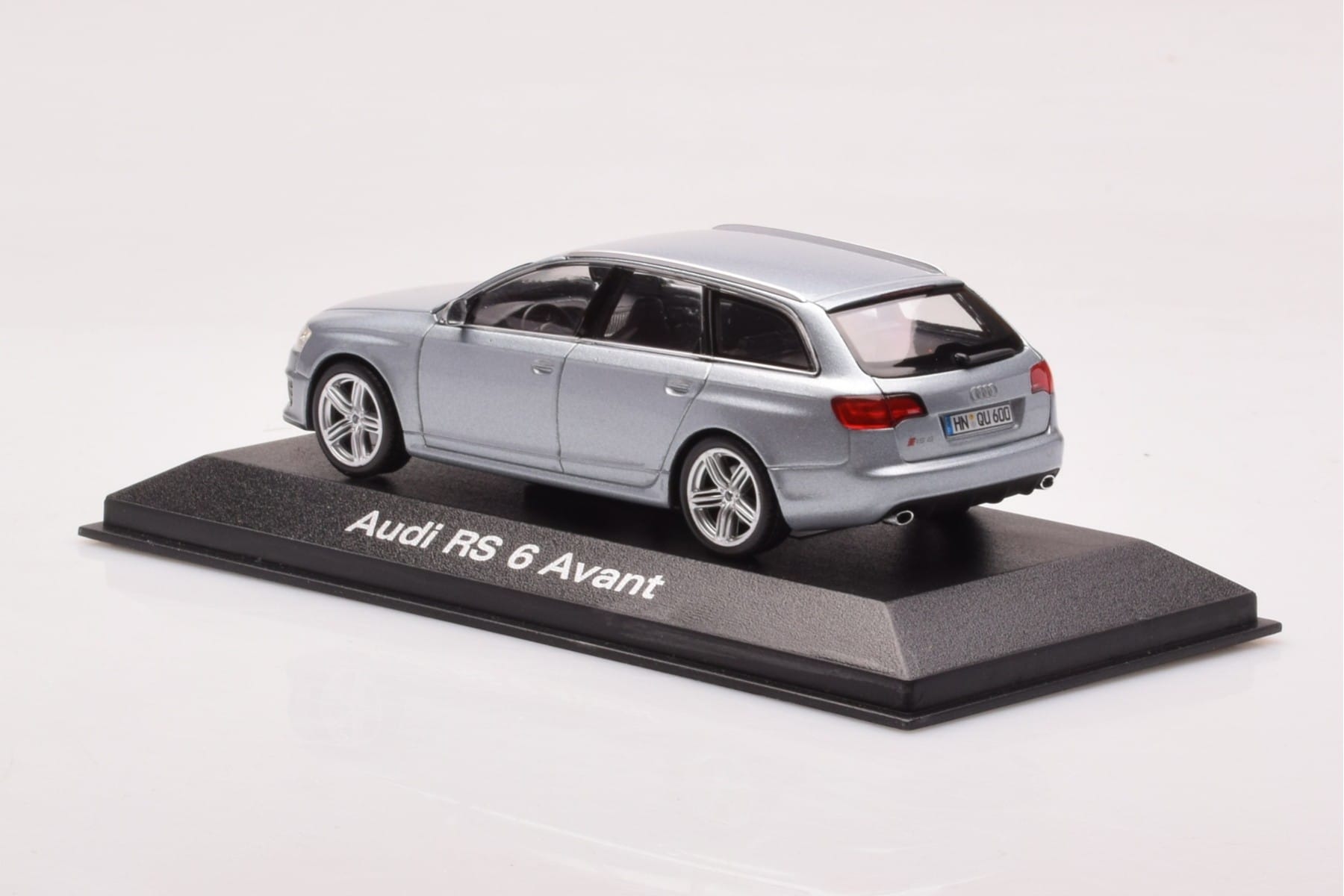 Audi RS6 C6 Monza Stříbrný Minichamps 1:43 5010710213 Kov – obrázek 3 z 4