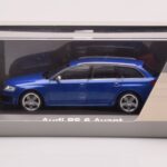 Audi RS6 C6 Sepang Modrý Minichamps 1:43 - image 4 of 4