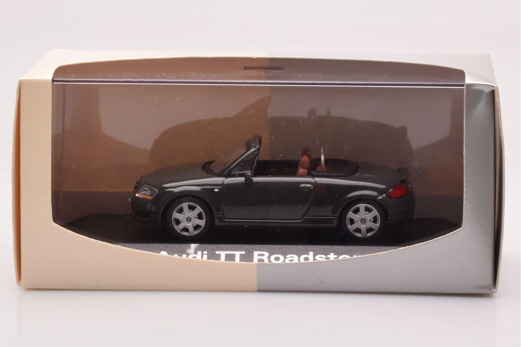 Audi TT 8N Roadster Šedý Minichamps 1:43 430017235 Kov – obrázek 4 z 4