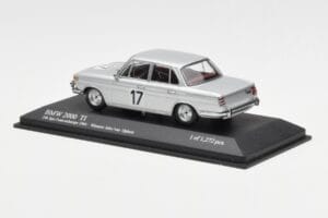 BMW 2000 Ti #17 J. Ickx / C. van Ophem Winners 24 Hours of Spa 1966 Minichamps 1:43 400662517 Kov – obrázek 3 z 4
