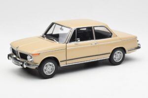 BMW 2002 Ti E10 Sahara Béžový Kyosho 1:18 08541BG