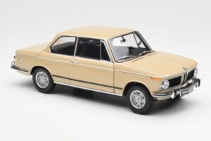 BMW 2002 Ti E10 Sahara Béžový Kyosho 1:18 08541BG Kov – obrázek 6 z 8
