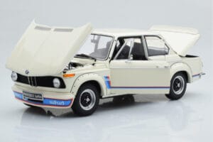 BMW 2002 Turbo Bílý Kyosho 1:18 08544W Kov – obrázek 2 z 8