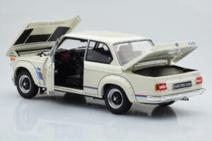 BMW 2002 Turbo Bílý Kyosho 1:18 08544W Kov – obrázek 3 z 8