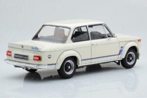 BMW 2002 Turbo Bílý Kyosho 1:18 08544W Kov – obrázek 4 z 8