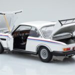 BMW 3.0 CSL E9 Bílý Dealer Edition Minichamps 1:18 - image 4 of 7