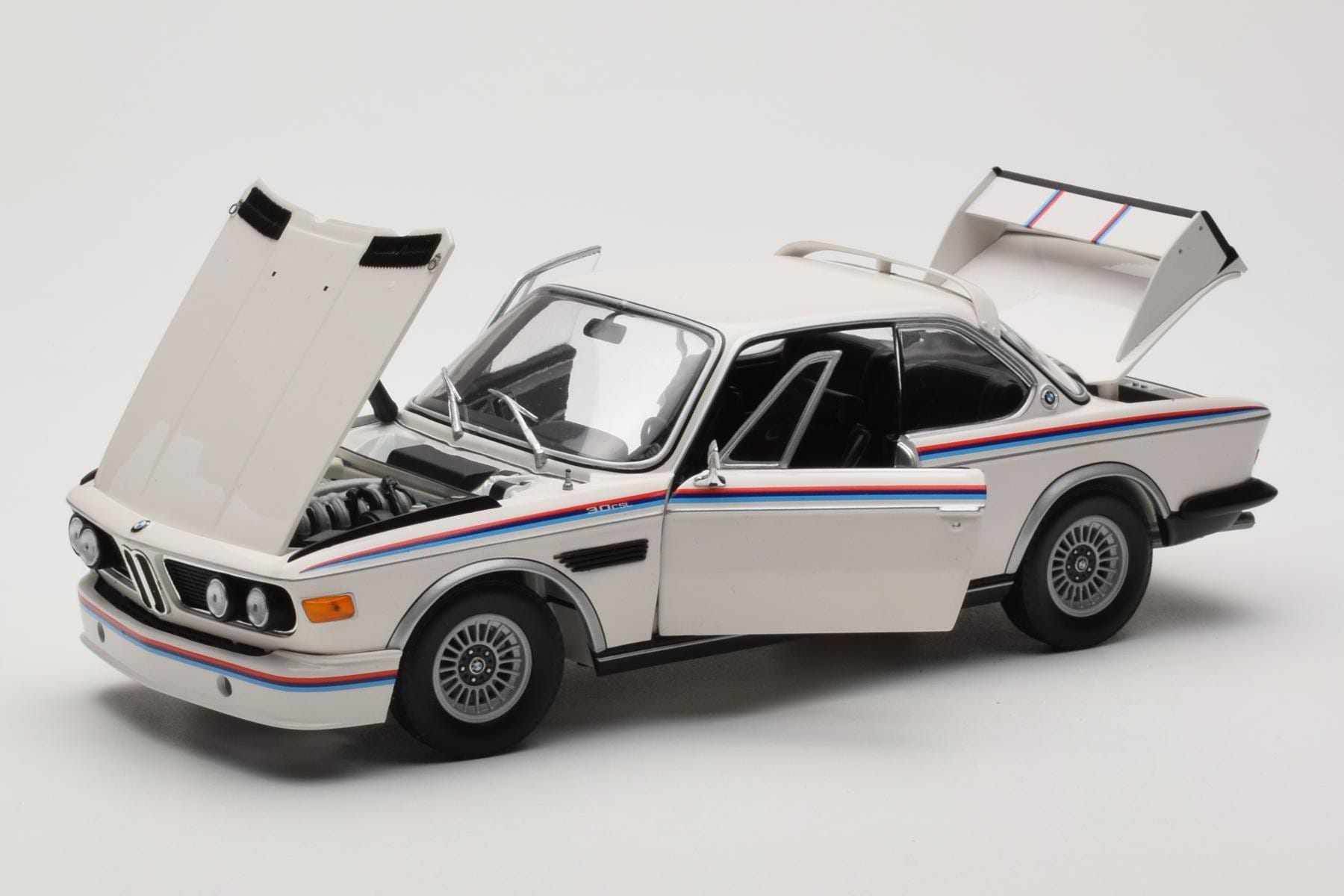 BMW 3.0 CSL E9 Bílý Heritage Edition Minichamps 1:18 80432411550 Kov – obrázek 2 z 8