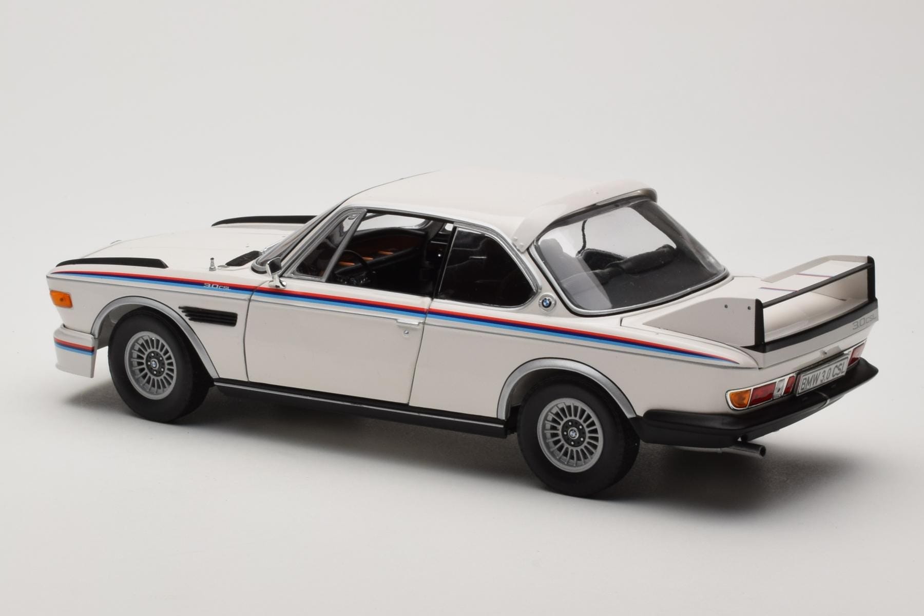 BMW 3.0 CSL E9 Bílý Heritage Edition Minichamps 1:18 80432411550 Kov – obrázek 7 z 8